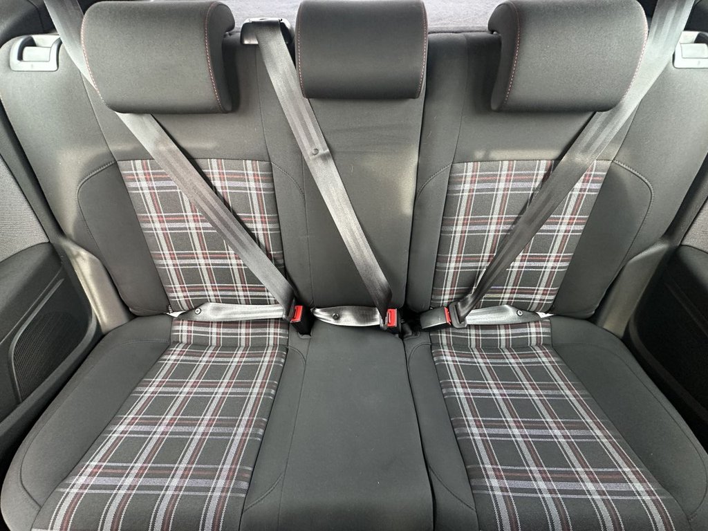 Used Volkswagen Polo 2013 for sale - 76632156: Photo 11