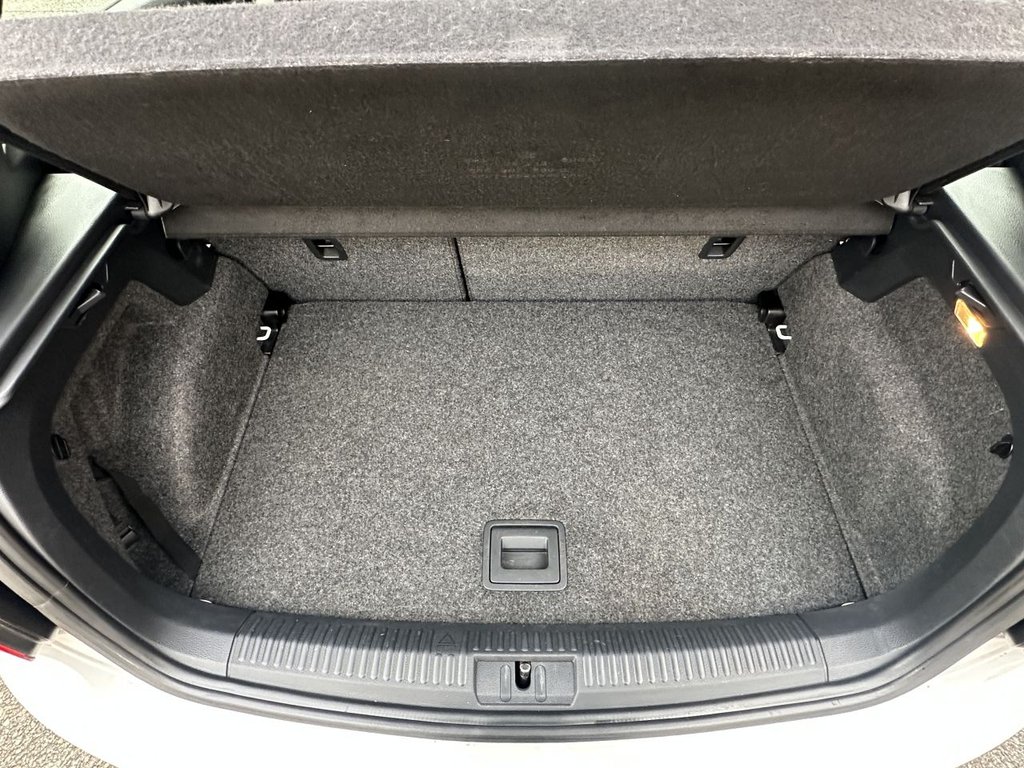 Used Volkswagen Polo 2013 for sale - 76632156: Photo 9