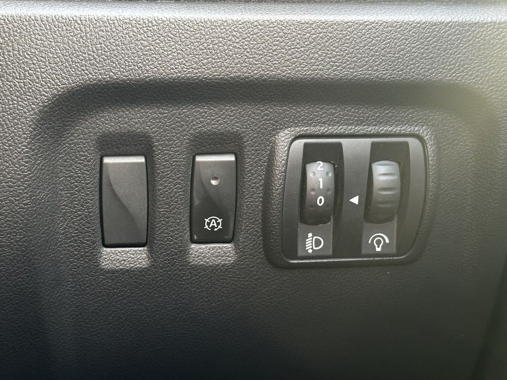 Used Renault Captur 2017 for sale - 76909810: Photo 21