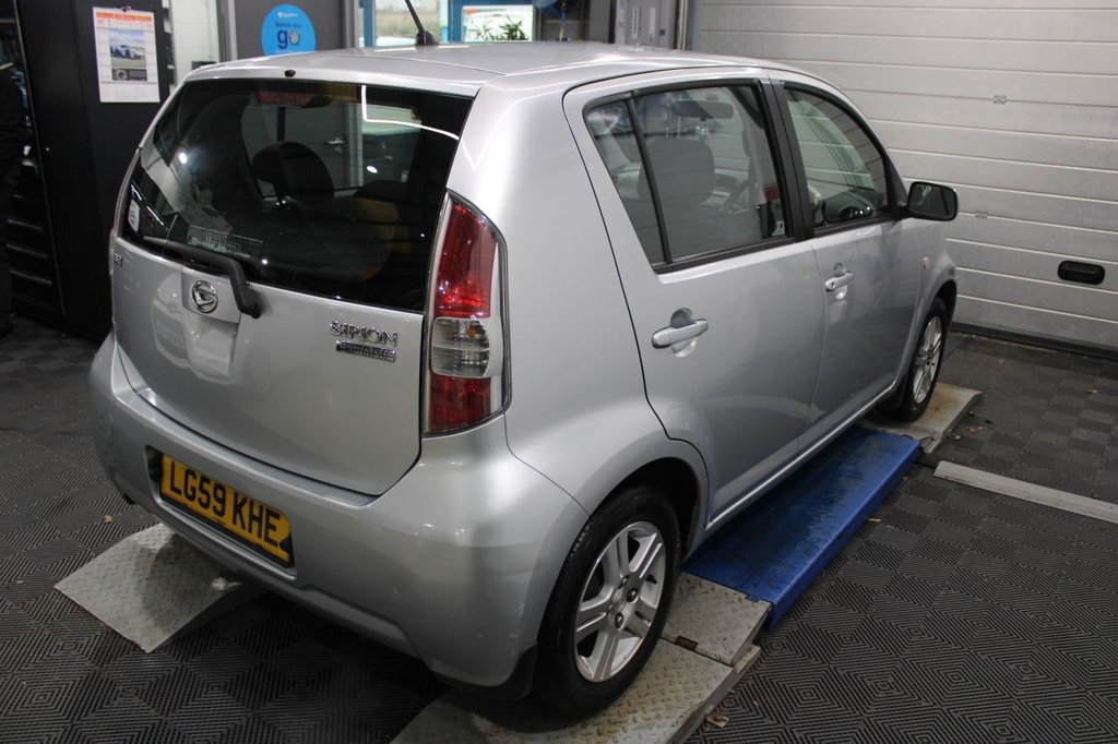 Used Daihatsu Sirion 2010 for sale - 77072472: Photo 6