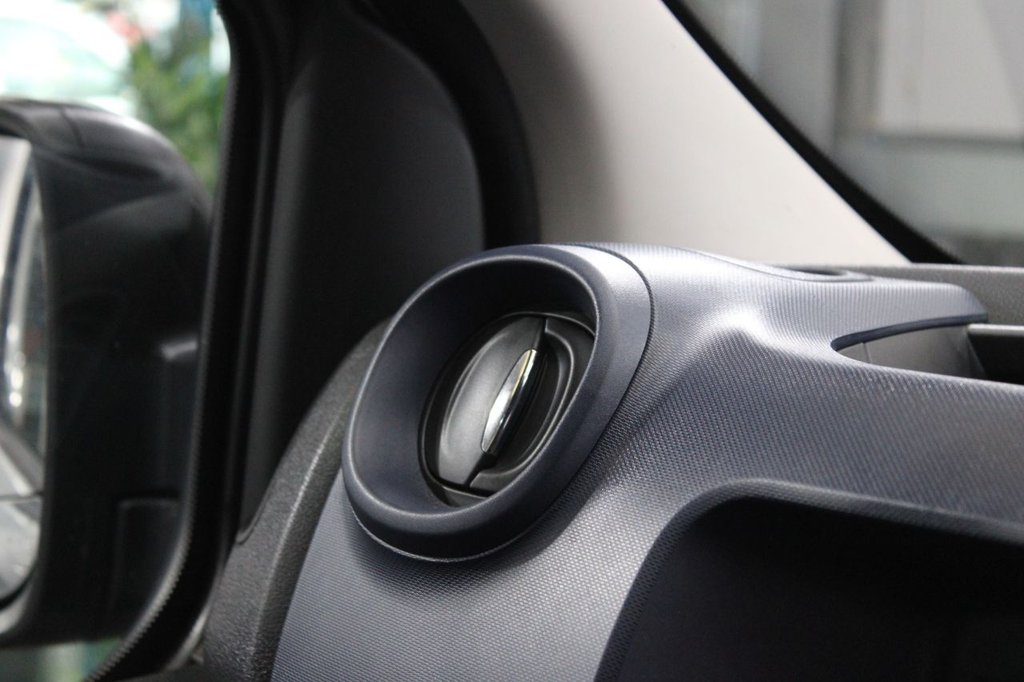 Used Vauxhall Vivaro 2017 for sale - 76698406: Photo 33