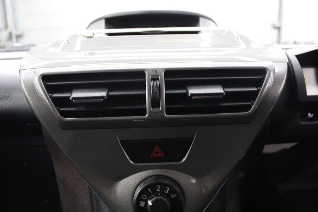 Used Toyota IQ 2010 for sale - 77231892: Photo 28