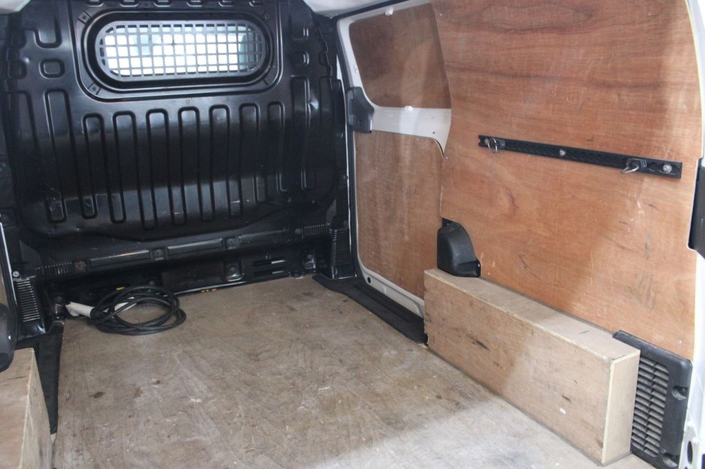 Used Nissan e-NV200 2017 for sale - 77952532: Photo 47