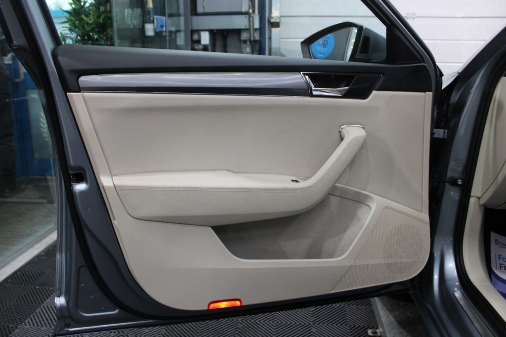 Used Skoda Superb 2021 for sale - 76535667: Photo 18