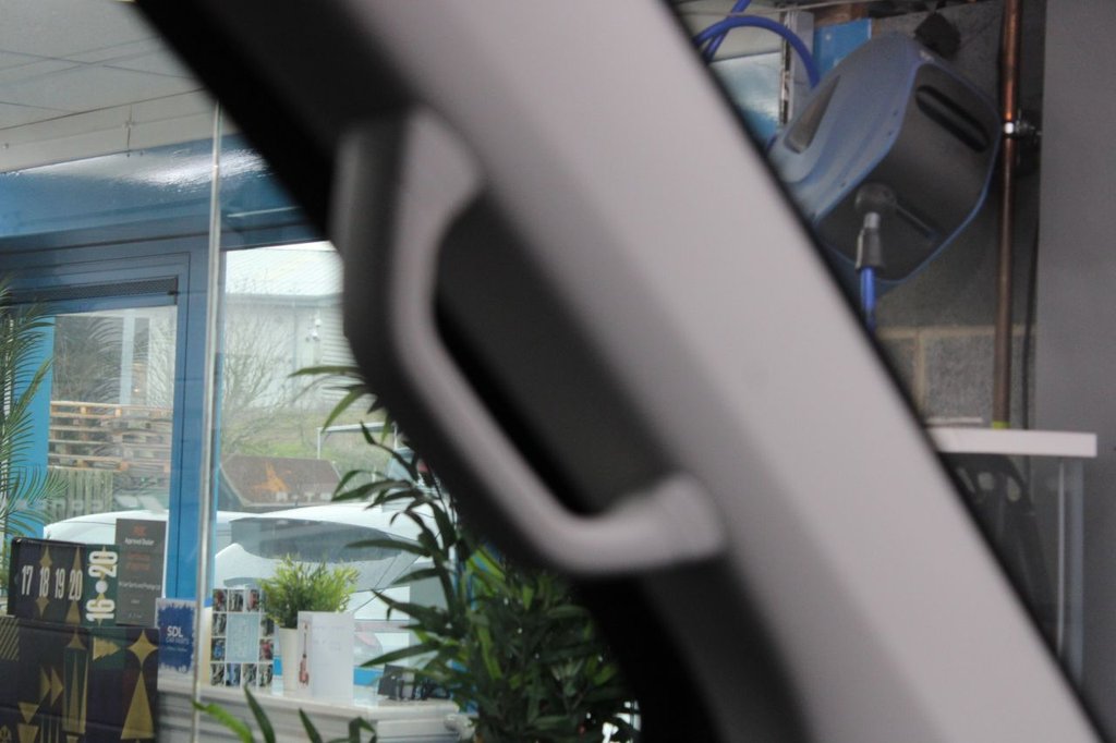 Used Volkswagen Transporter 2017 for sale - 77027134: Photo 47