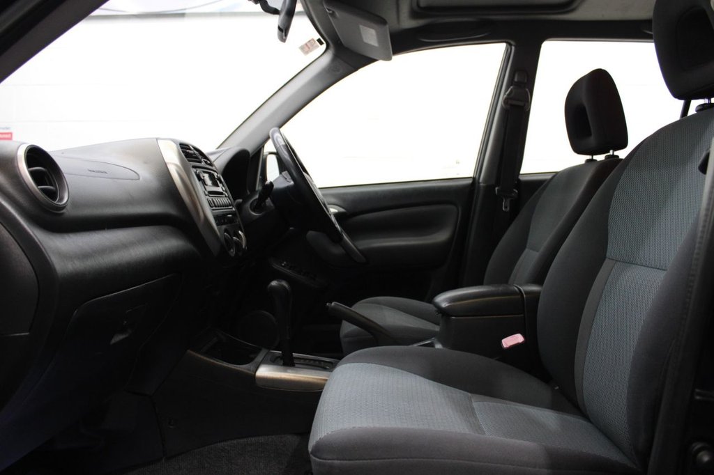 Used Toyota RAV4 2004 for sale - 76581981: Photo 14