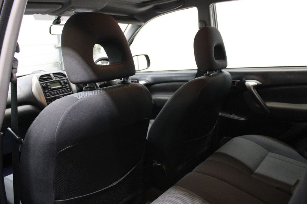 Used Toyota RAV4 2004 for sale - 76581981: Photo 22