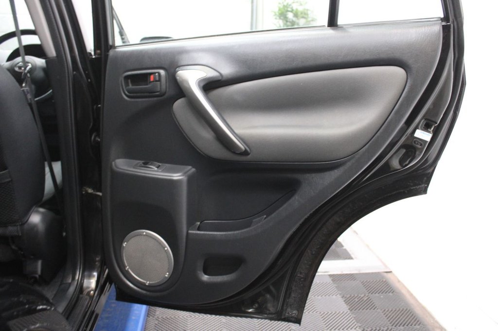 Used Toyota RAV4 2004 for sale - 76581981: Photo 30