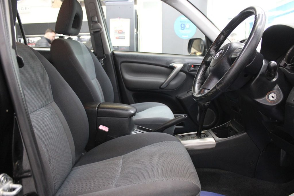 Used Toyota RAV4 2004 for sale - 76581981: Photo 31