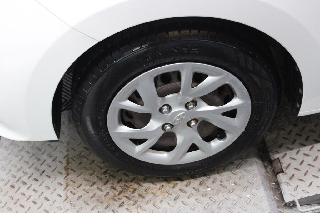 Used Hyundai i10 2018 for sale - 76950296: Photo 12