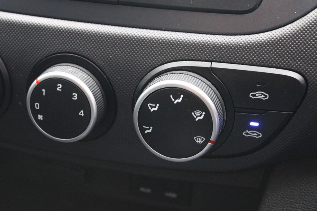 Used Hyundai i10 2018 for sale - 76950296: Photo 24