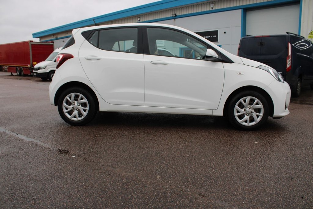 Used Hyundai i10 2018 for sale - 76950296: Photo 4