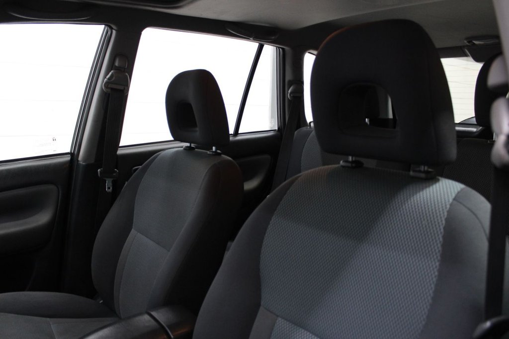 Used Toyota RAV4 2004 for sale - 76724326: Photo 15