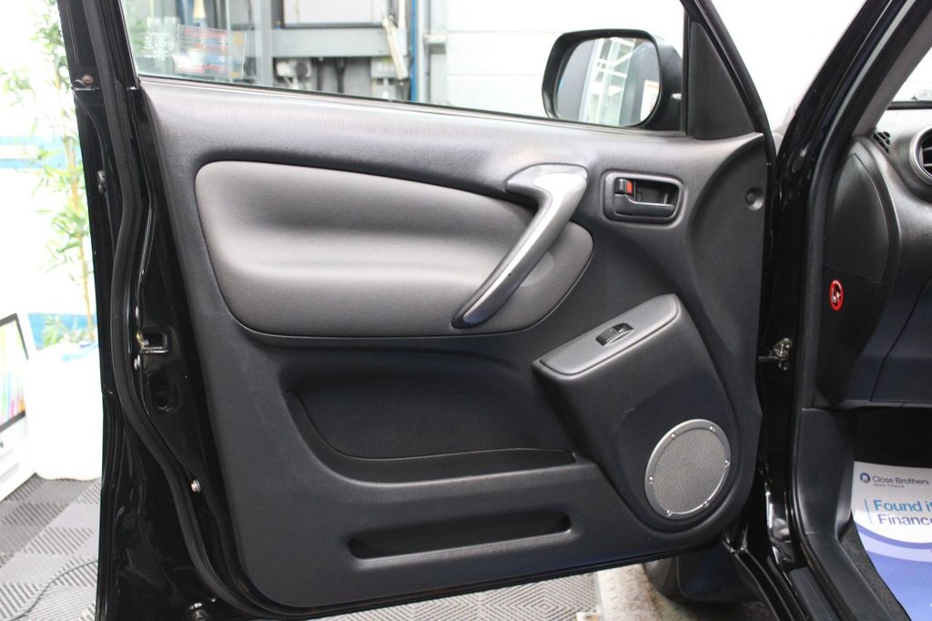 Used Toyota RAV4 2004 for sale - 76724326: Photo 18