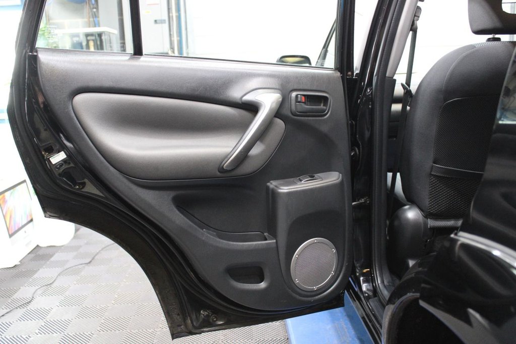 Used Toyota RAV4 2004 for sale - 76724326: Photo 25