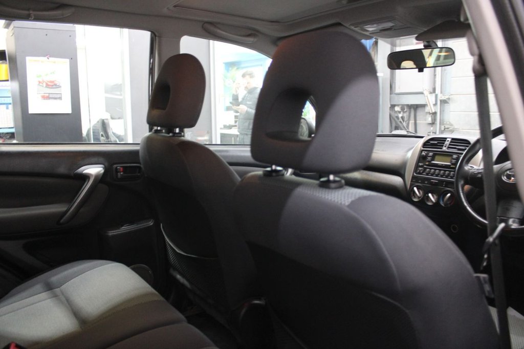 Used Toyota RAV4 2004 for sale - 76724326: Photo 27