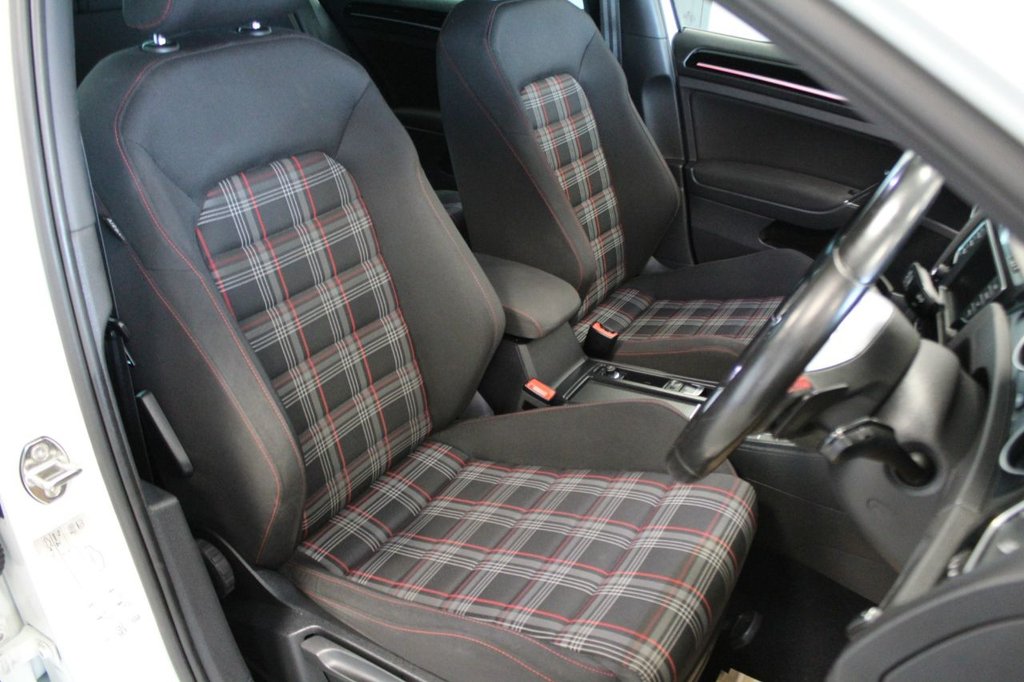 Used Volkswagen Golf 2016 for sale - 77594195: Photo 30