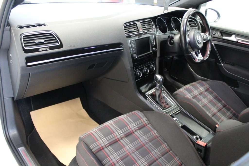 Used Volkswagen Golf 2016 for sale - 77594195: Photo 50