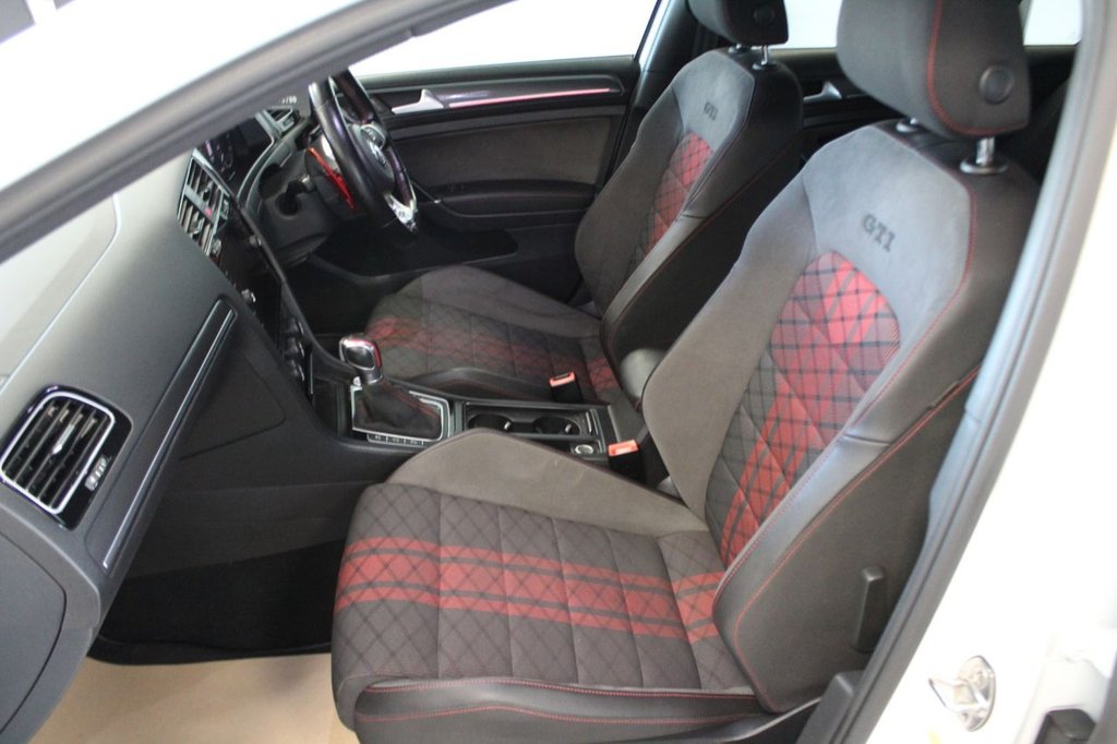 Used Volkswagen Golf 2020 for sale - 77821413: Photo 31