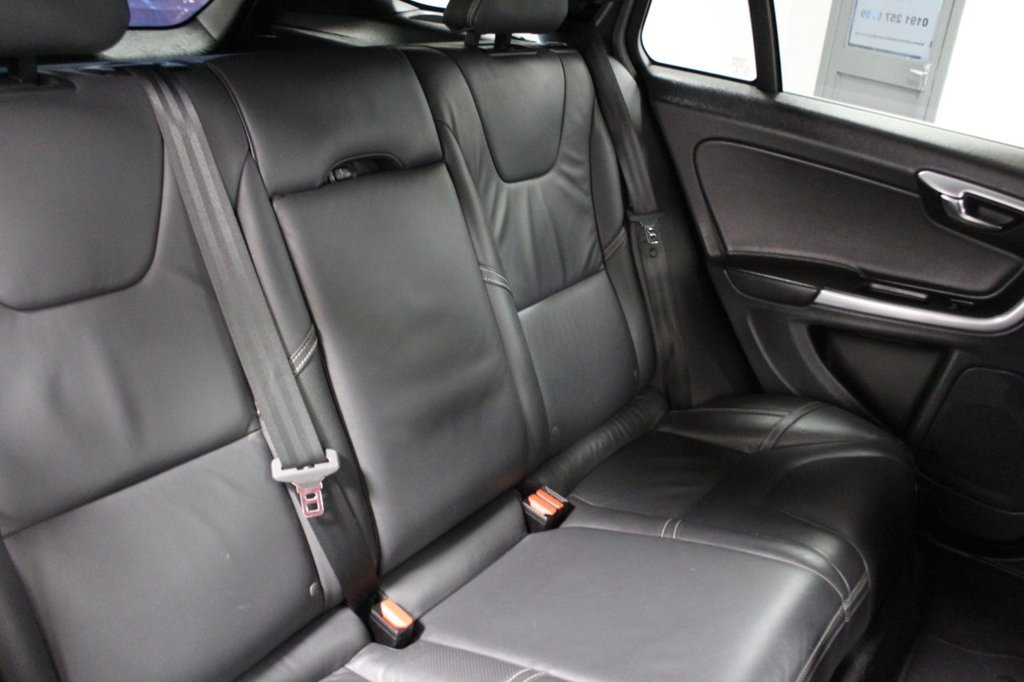 Used Volvo V60 2015 for sale - 77038504: Photo 25