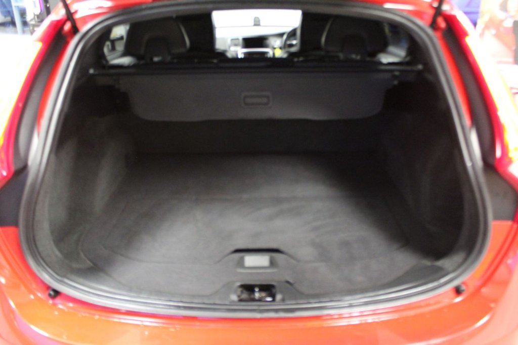 Used Volvo V60 2015 for sale - 77038504: Photo 28