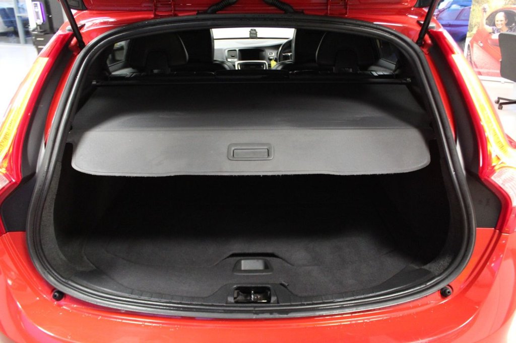 Used Volvo V60 2015 for sale - 77038504: Photo 30