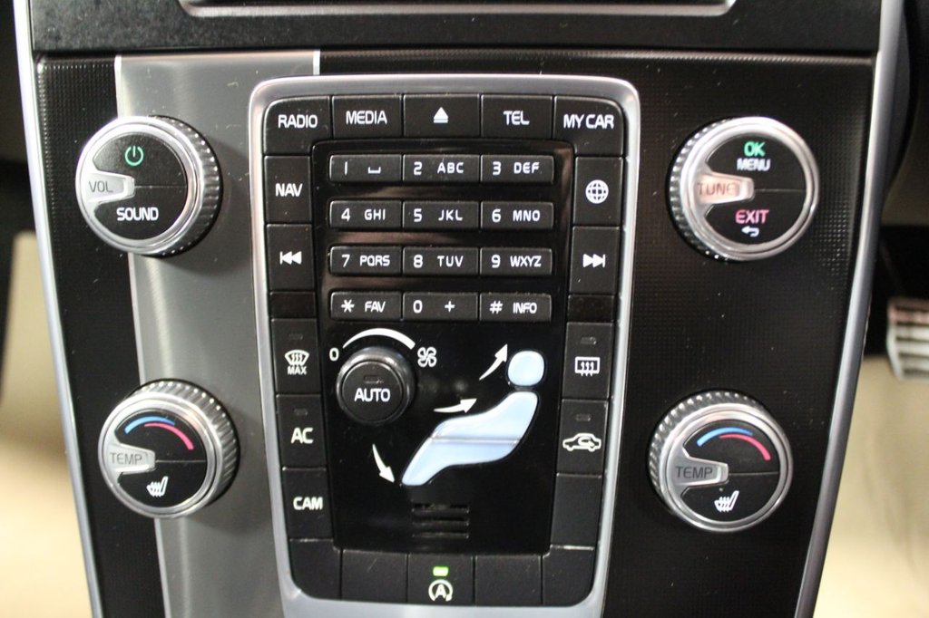 Used Volvo V60 2015 for sale - 77038504: Photo 39