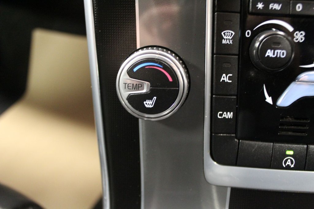 Used Volvo V60 2015 for sale - 77038504: Photo 43