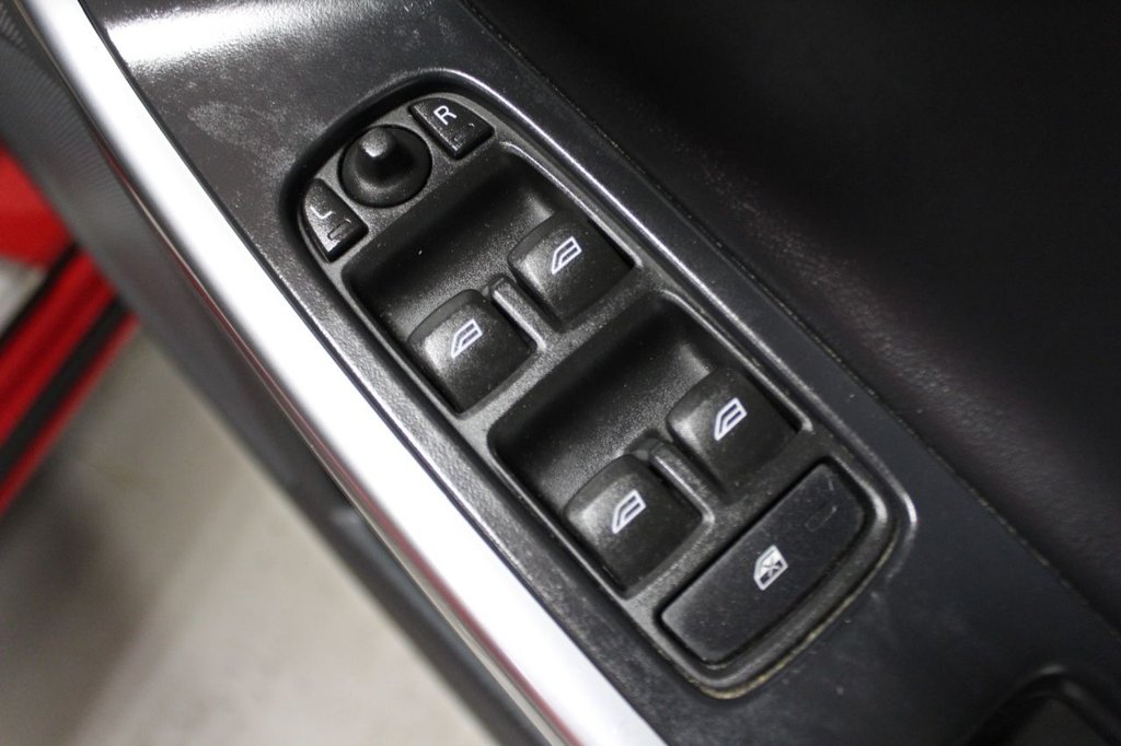 Used Volvo V60 2015 for sale - 77038504: Photo 44