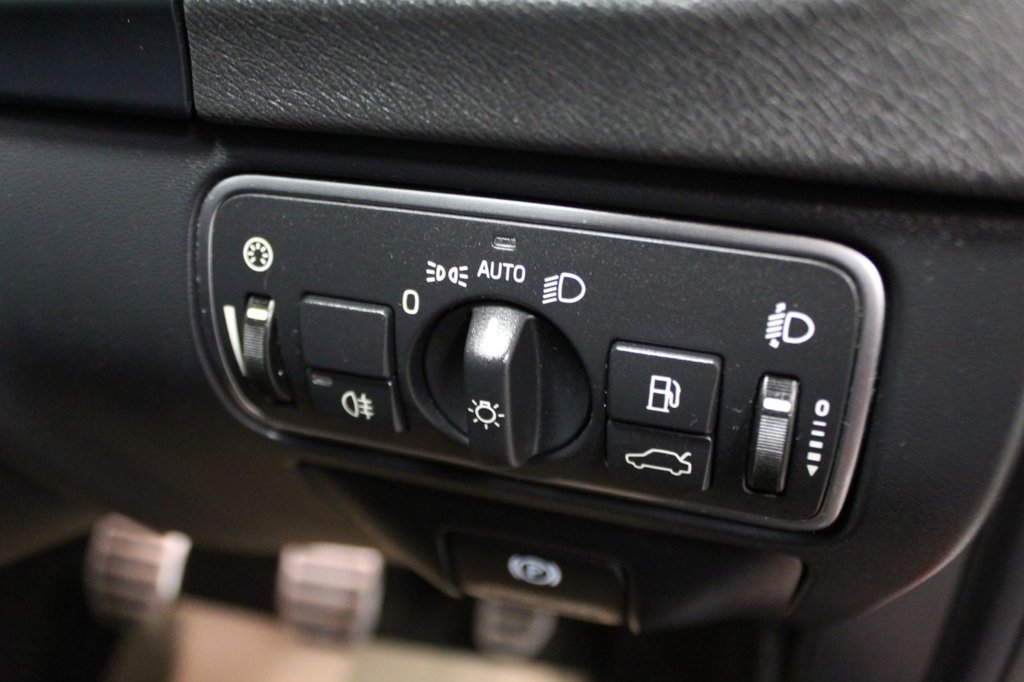 Used Volvo V60 2015 for sale - 77038504: Photo 46