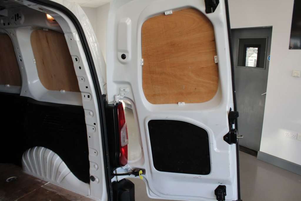 Used Peugeot Partner 2020 for sale - 76882996: Photo 20