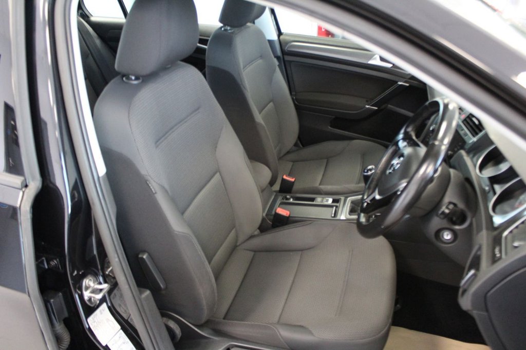 Used Volkswagen Golf 2017 for sale - 76883024: Photo 18