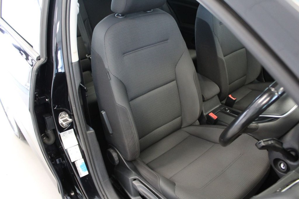 Used Volkswagen Golf 2017 for sale - 76883024: Photo 19