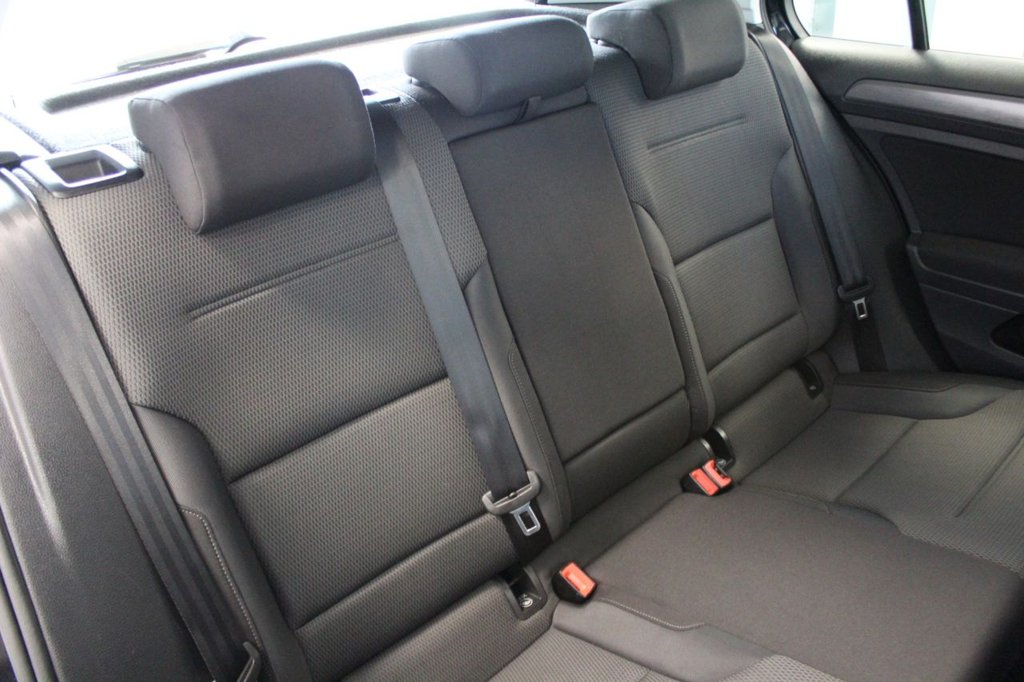 Used Volkswagen Golf 2017 for sale - 76883024: Photo 24