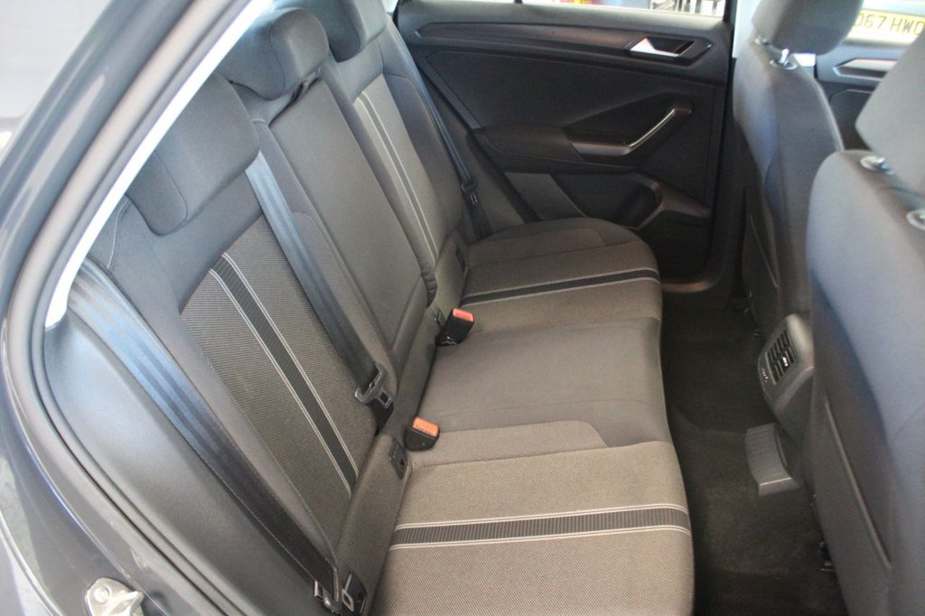 Used Volkswagen T-Roc 2019 for sale - 76923208: Photo 24