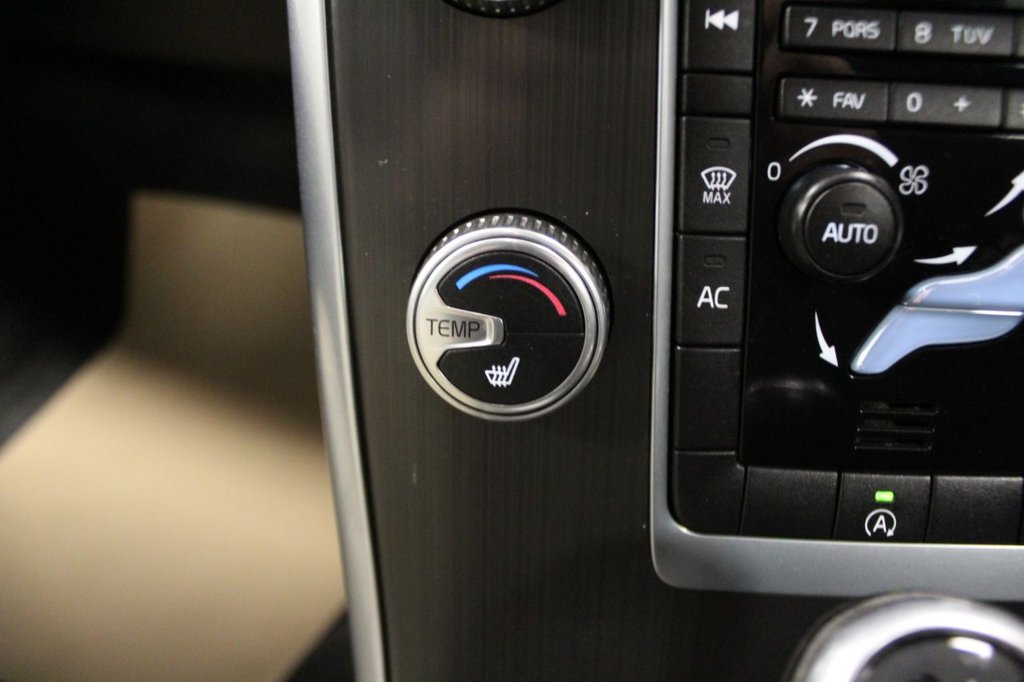 Used Volvo XC60 2015 for sale - 76883210: Photo 33