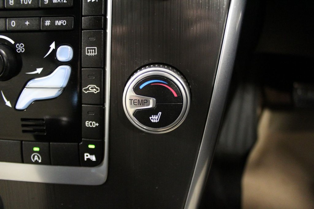 Used Volvo XC60 2015 for sale - 76883210: Photo 34