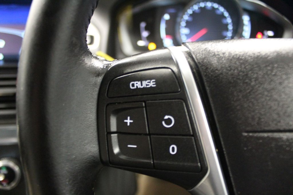 Used Volvo XC60 2015 for sale - 76883210: Photo 46