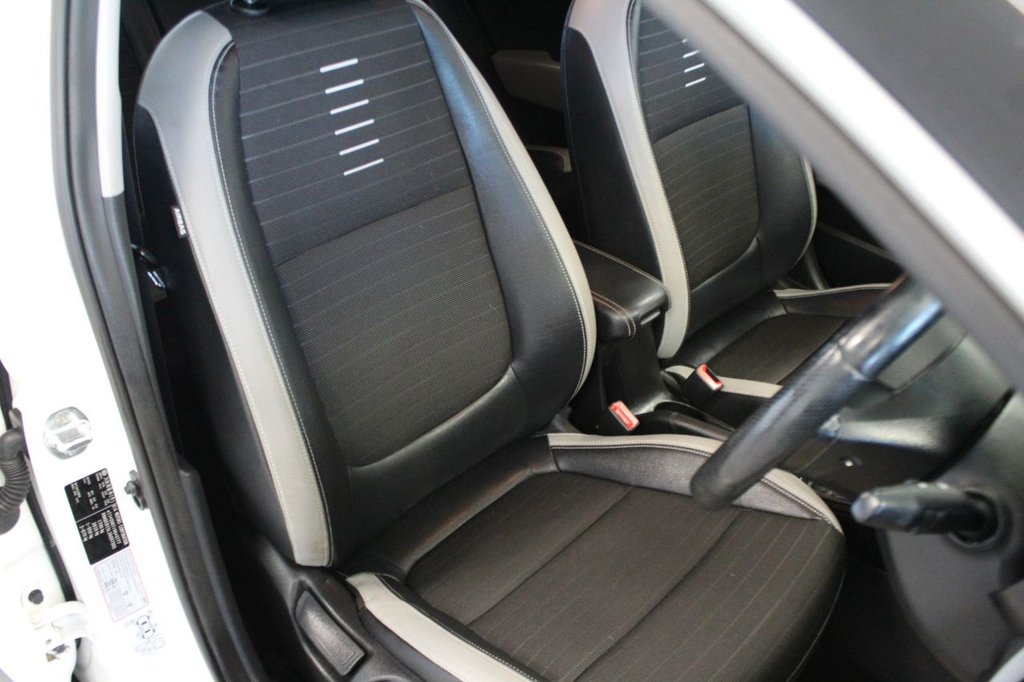 Used Kia Stonic 2018 for sale - 76883265: Photo 20