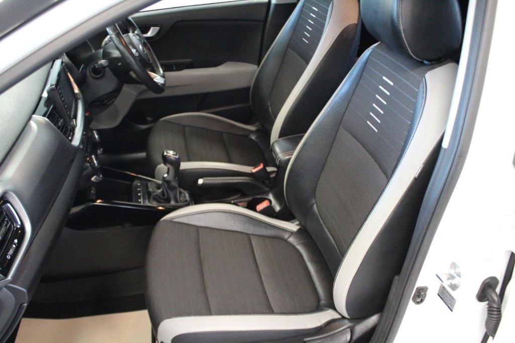 Used Kia Stonic 2018 for sale - 76883265: Photo 22