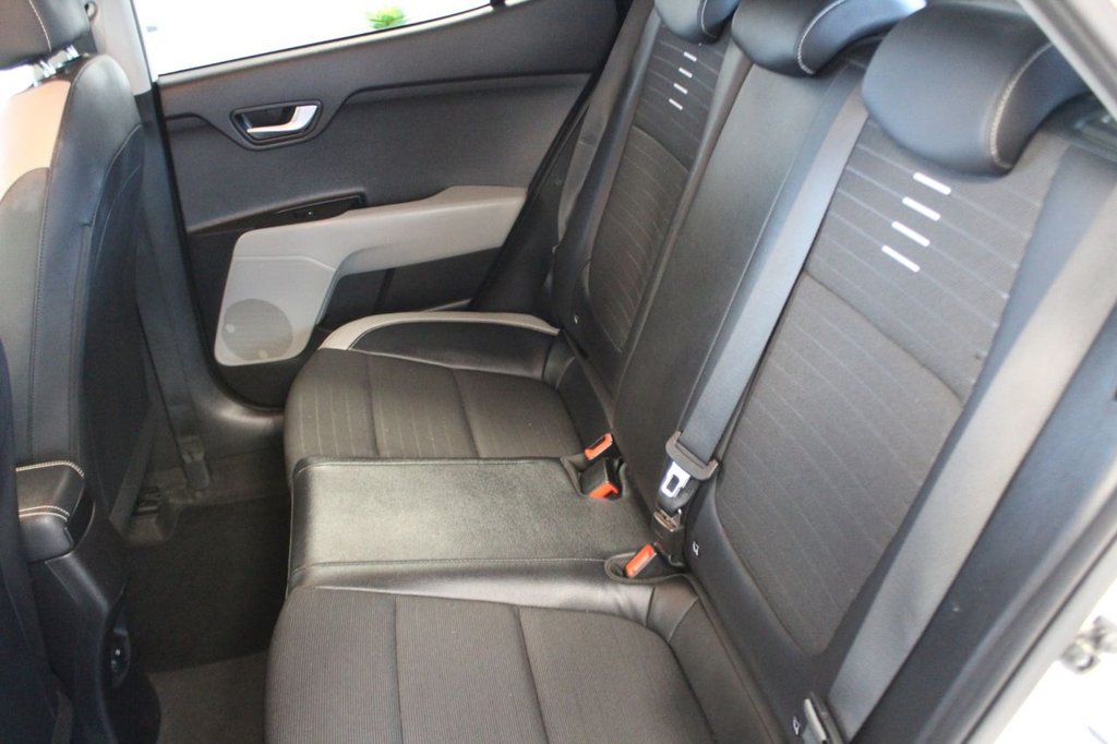 Used Kia Stonic 2018 for sale - 76883265: Photo 27