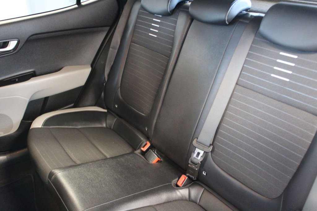 Used Kia Stonic 2018 for sale - 76883265: Photo 28