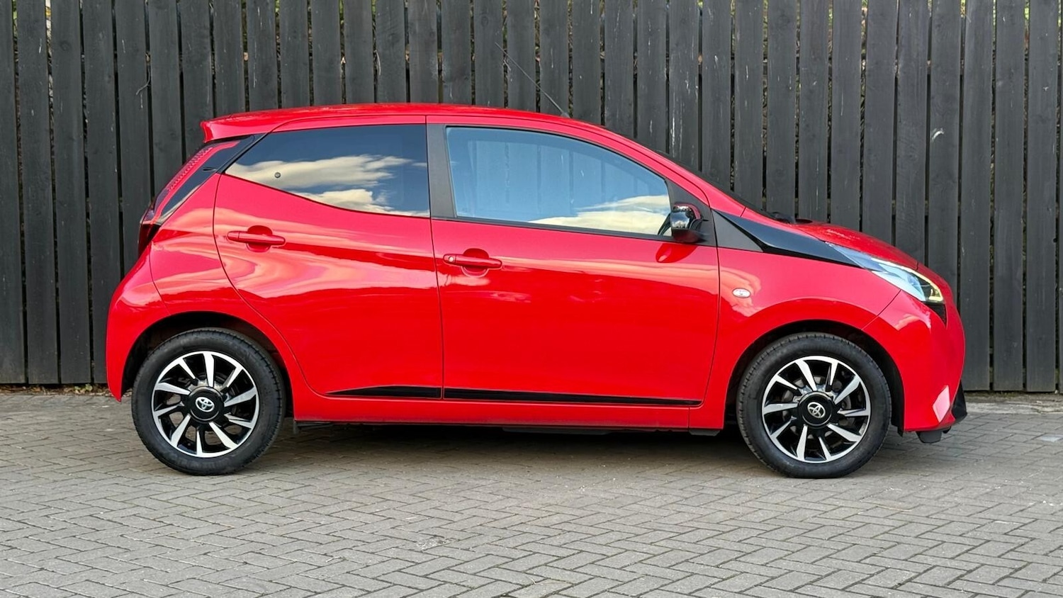 Used Toyota AYGO 2021 for sale - 76622973: Photo 11