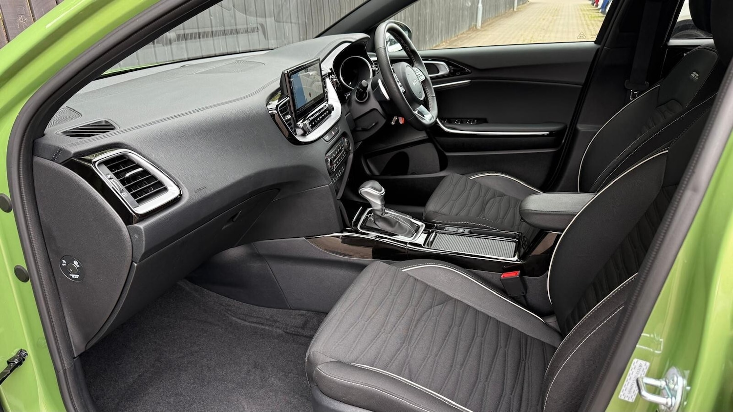 Used Kia XCeed 2025 for sale - 76622941: Photo 30