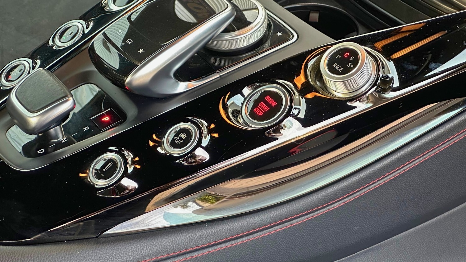 Used Mercedes-Benz AMG GT 2015 for sale - 76622964: Photo 37