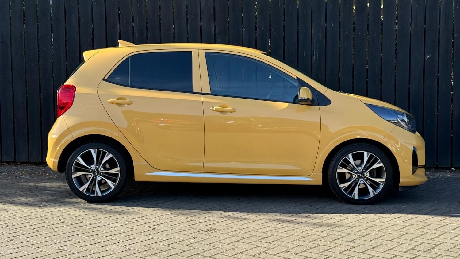 Used Kia Picanto 2023 for sale - 76622969: Photo 12