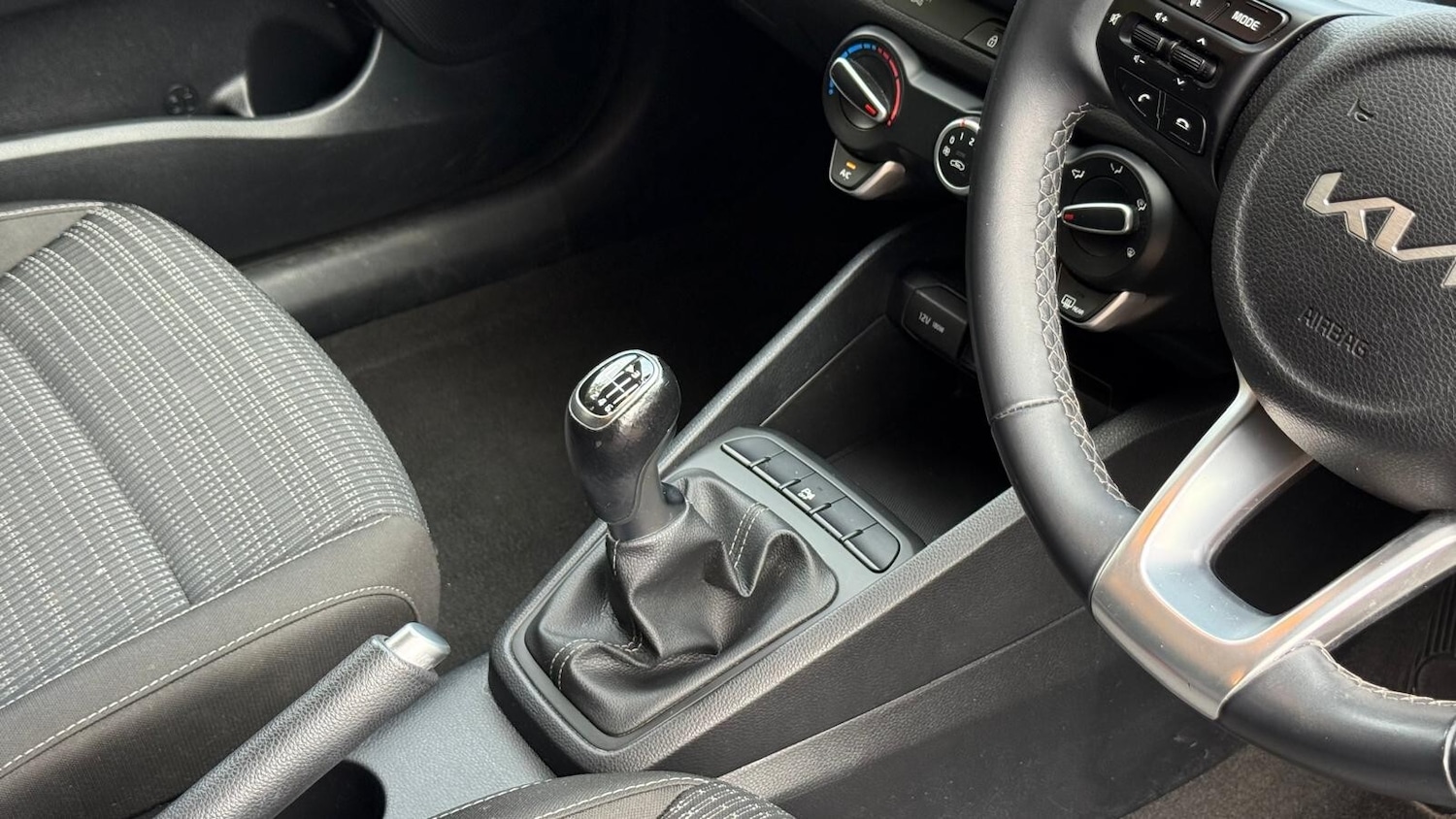 Used Kia Stonic 2021 for sale - 76622933: Photo 22