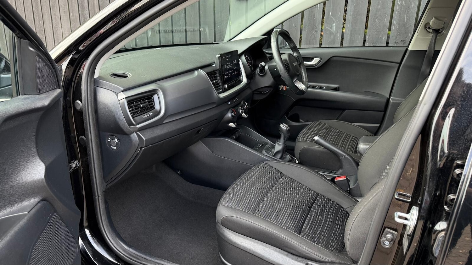 Used Kia Stonic 2021 for sale - 76622933: Photo 25