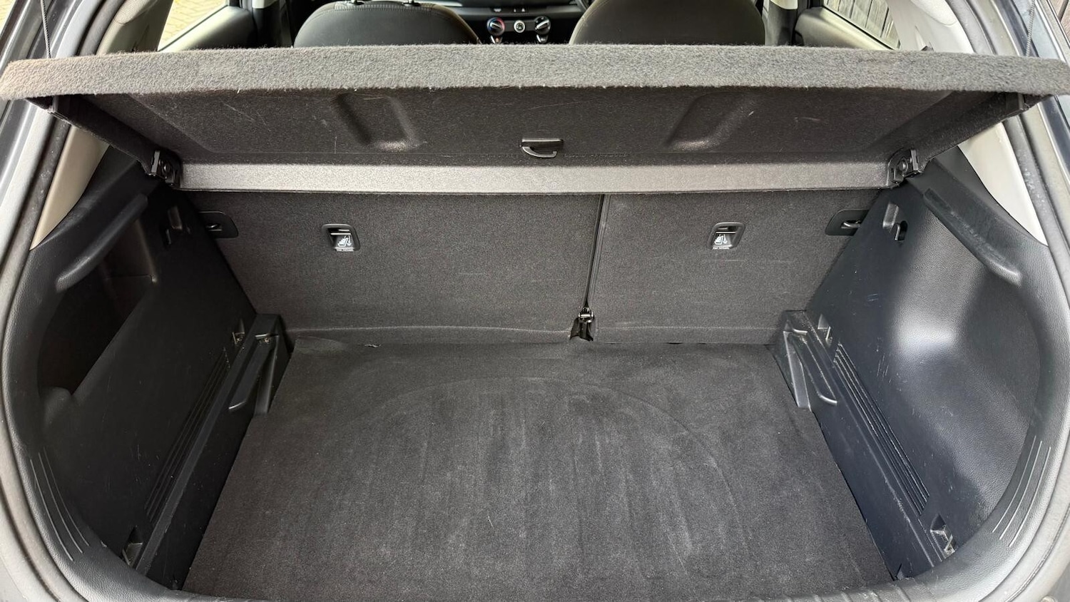 Used Kia Stonic 2021 for sale - 76622933: Photo 9