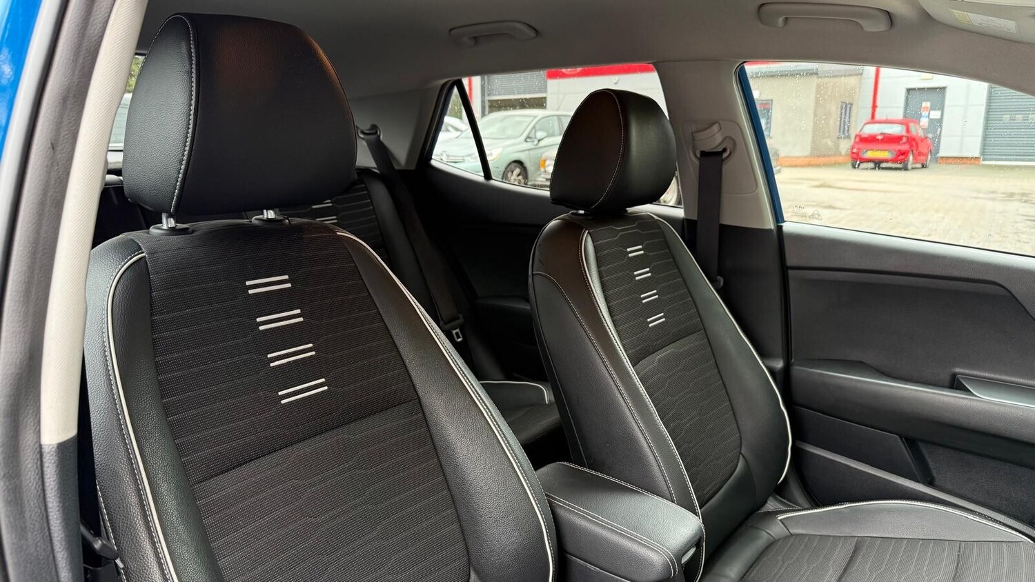 Used Kia Stonic 2023 for sale - 76622967: Photo 25